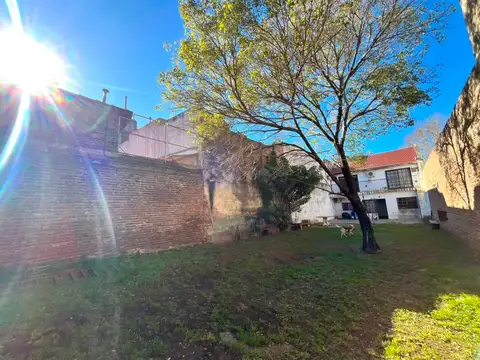LOTE PROPIO 2 CASAS 6 DORM GARAGE Y GRAN JARDÍN 