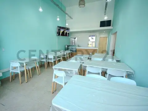 Av Sesquicentenario 2700, Piso 0