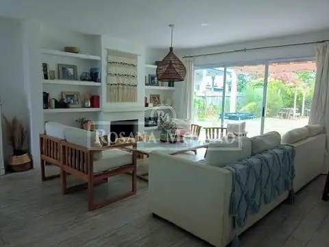 Casa 5 ambientes con 3 baños