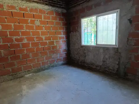 Casa 2 ambientes con 1 baño