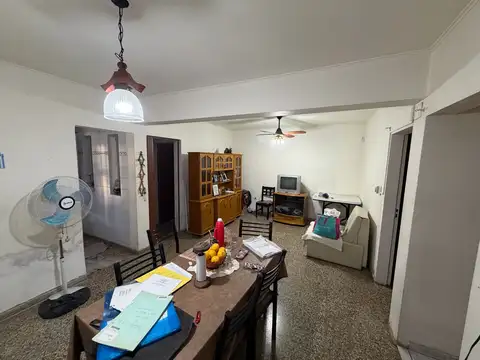 Casa 5 ambientes con 1 baño