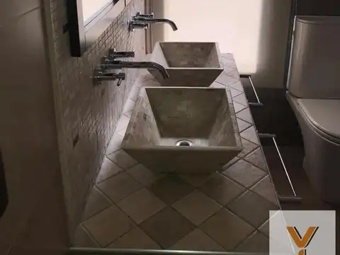 Casa 7 ambientes con 3 baños