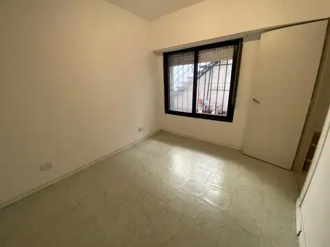 Depto Tipo Casa en Venta en Lanus Este, USD 60.000