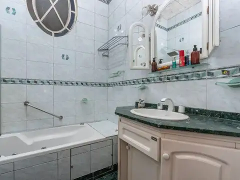 Depto Tipo Casa en Venta 60 años