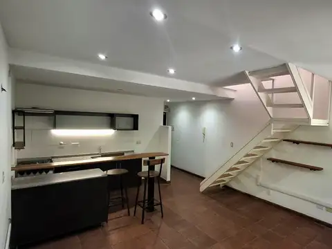 Depto Tipo Casa en Alquiler de 1 dormitorio
