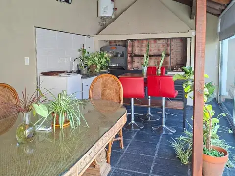 Casa en Venta en Haedo, USD 220.000