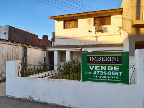 Casa con local en venta en Catamarca 2849 - Benavidez