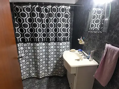 Casa con local en venta en Catamarca 2849 - Benavidez