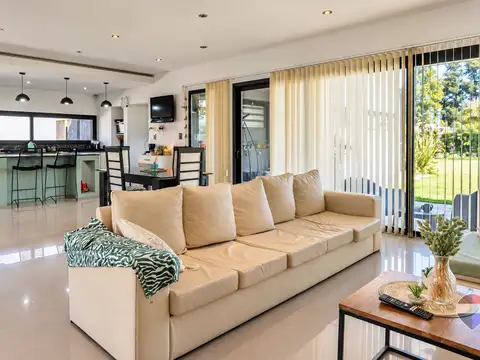 Casa 2 dormitorios en venta La Plata, La Hermosura