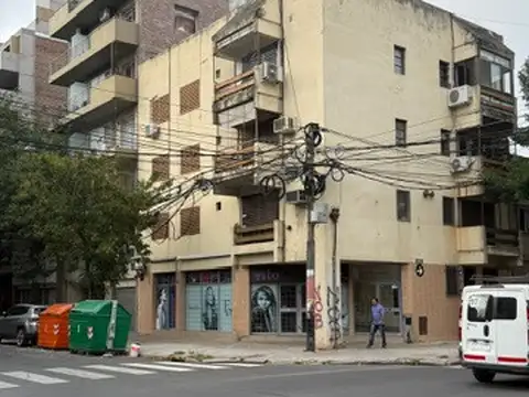 DORREGO 1903, PISO 02, DPTO. A,  EXTERNO, ESCALERA.- 