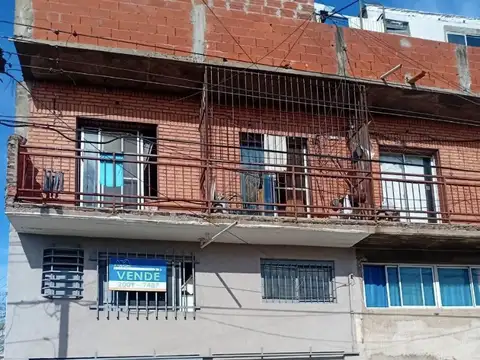 Local Comercial con entrepiso, baño y cocina