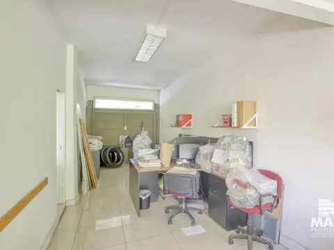 Oficina en Alquiler con 1 cochera