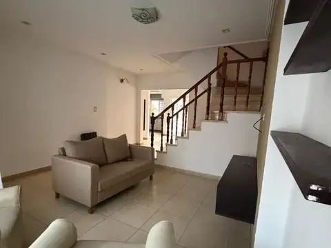 Depto Tipo Casa en Venta de 3 dormitorios