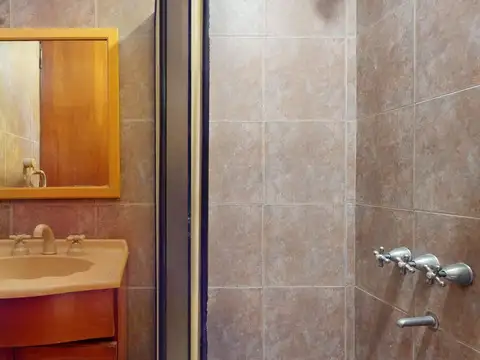 Casa 6 ambientes con 3 baños