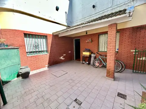 Venta/Permuta PH 4 amb.2 patios, lavadero, Caseros