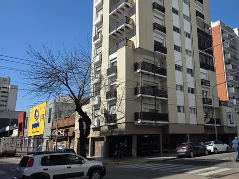 Venta Departamento 3 amb con patio en Quilmes Centro