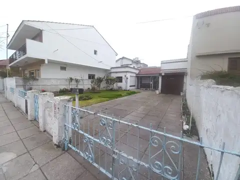 Casa 3 AMB con garaje y parque en Santa Monica.