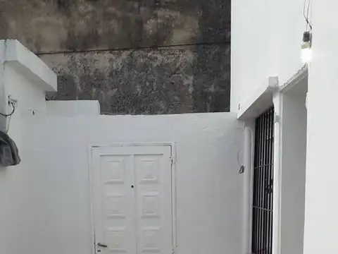 Depto Tipo Casa 2 ambientes con 1 baño