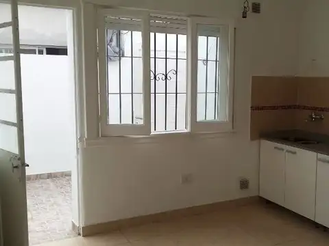 Depto Tipo Casa en Alquiler de 2 ambientes