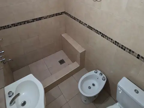 Depto Tipo Casa 2 ambientes con 1 baño