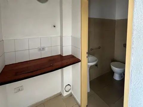 ALQUILO LOCAL COMERCIAL - BARRIO GUEMES