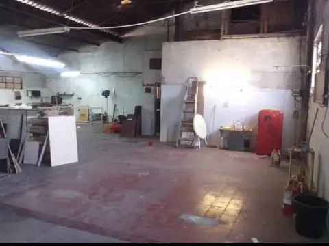 Galpon en Venta 30  mts Fondo