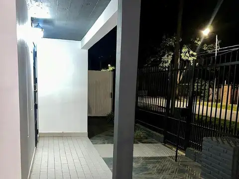 Casa en Alquiler con 1 cochera