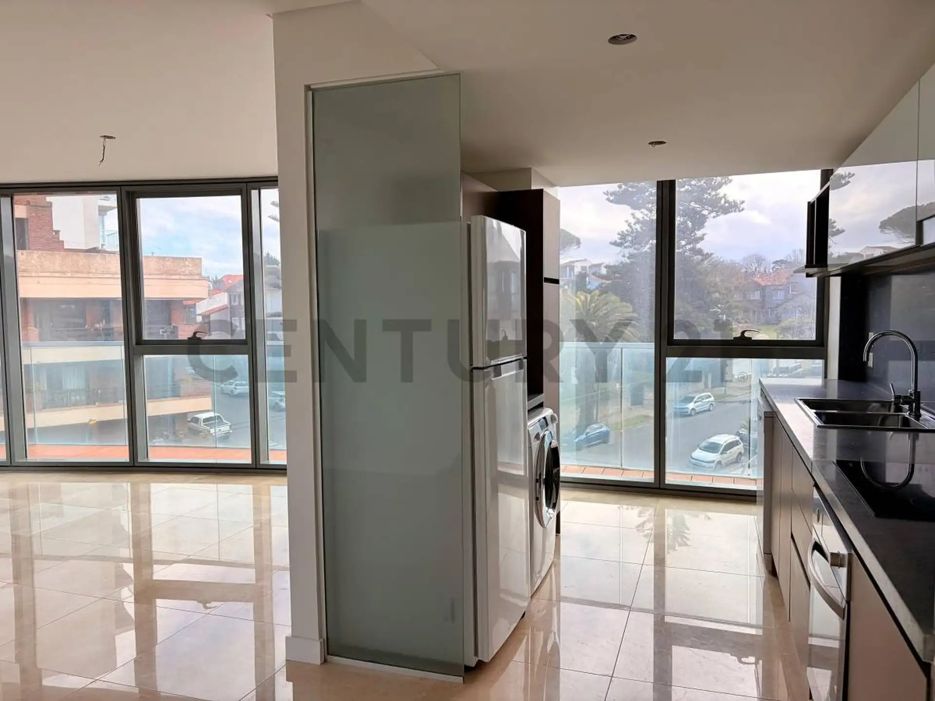 3 ambientes en Maral Explanada – Piso 3 – 105 m² – Cochera doble y baulera