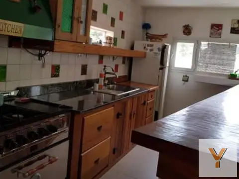 Casa 3 ambientes con 2 baños