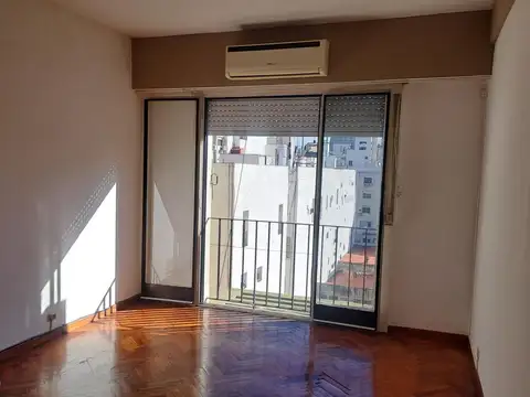 Esmeralda 800, Piso 9