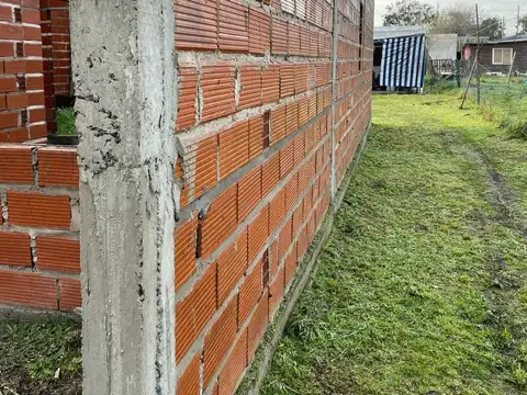 Casa 2 ambientes con 1 baño