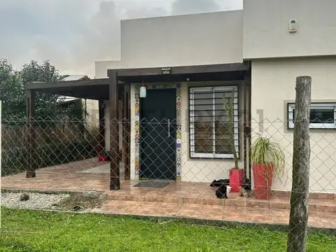 Casa 3 ambientes con 1 baño