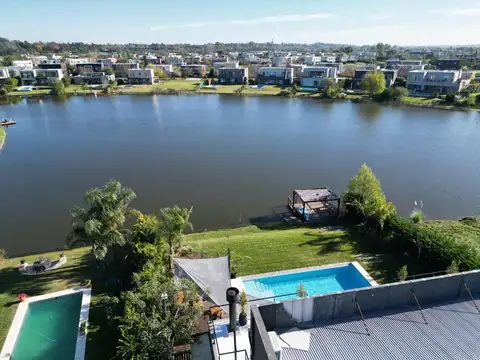 Casa en Venta en El Cantón, USD 495.000