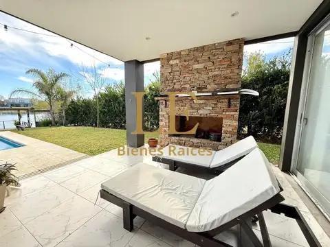 Casa 5 ambientes con 4 baños