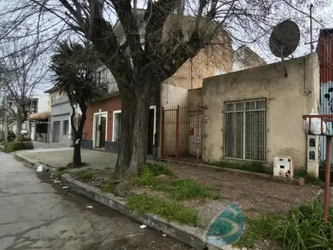 Lote con construcción a demoler