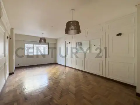 Zabala 2400, Piso 1