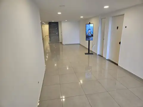 DOS AMBINETES LUMINOSOS EN EXCELENTE UBICACIÓN