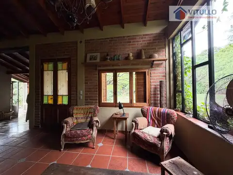 Casa 6 ambientes con 2 baños