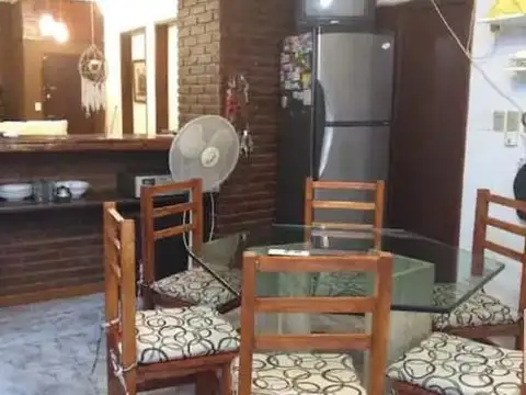 Casa en venta - 4 dormitorios 3 baños - 690mts2 - Mar De Ajo