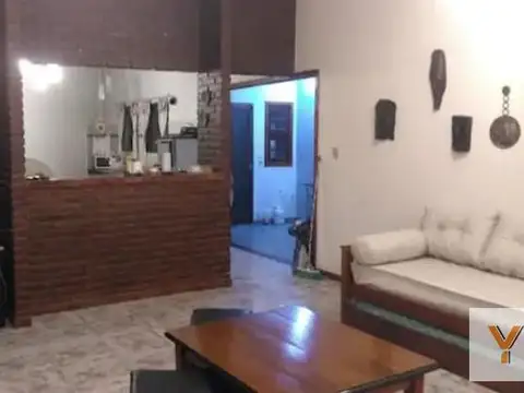 Casa 5 ambientes con 3 baños