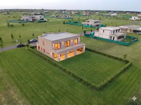 VIDA CLUB DE CAMPO: Casa a estrenar - UF 484