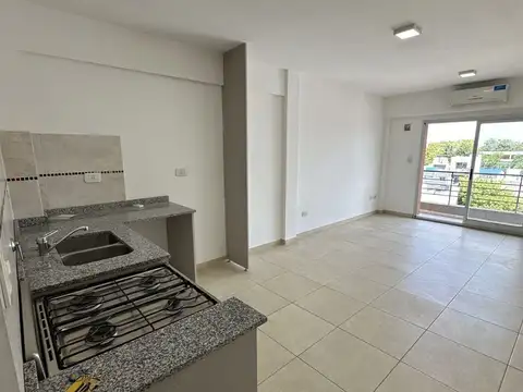 Departamento en Alquiler en Lanús, $ 550.000