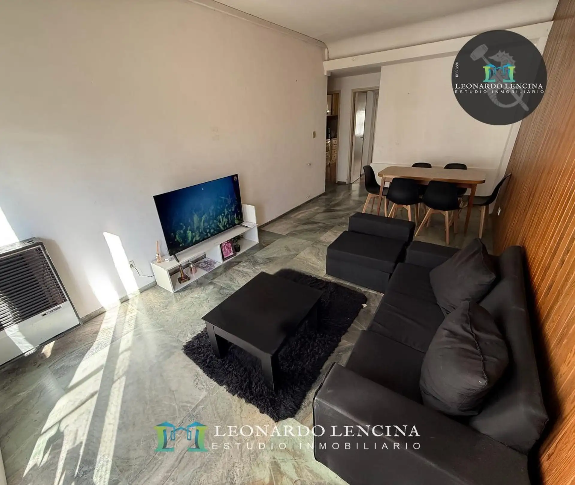 Departamento de 2 amb. c/dependencia - al frente y balcón