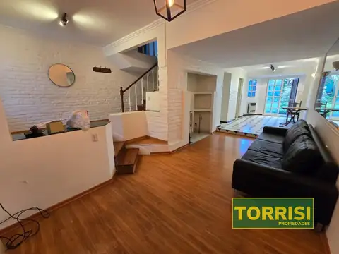 Casa 5 ambientes con 4 baños