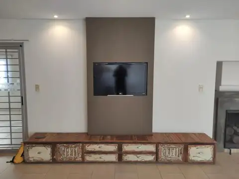 Casa 6 ambientes con 1 baño