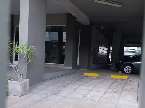 COCHERA CON ESPACIO PARA DOS AUTOS