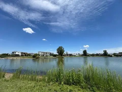 VENTA DE LOTE A LA LAGUNA EN CANTON ESCOBAR