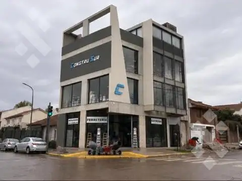 ALQUILER DE LOCAL COMERCIAL ROCA Y COLON CENTRO OESTE.- NQN -