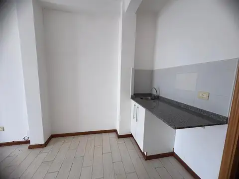Departamento en Alquiler en Zarate, $ 400.000