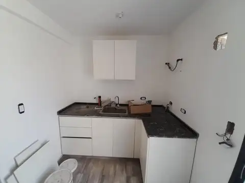 VENTA LOCAL COMERCIAL DOBLE ALTURA EN DOCTA A ESTRENAR